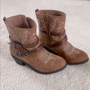 Girls mid-calf cow girl boots